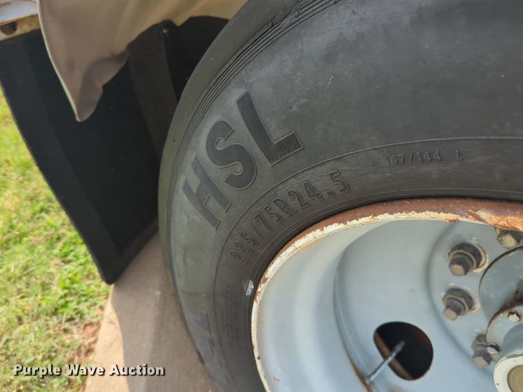 image for item DL1056 1982 J&L Tank tank trailer