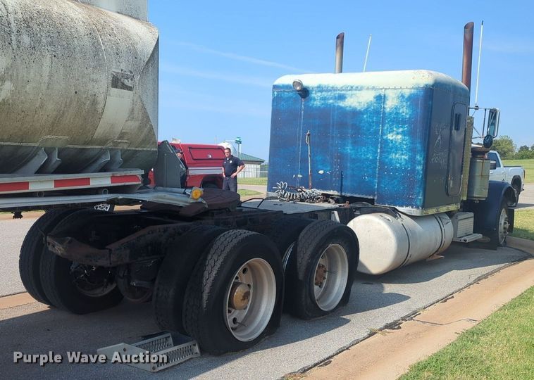 image for item DL1057 1979 Peterbilt 359S27 semi truck