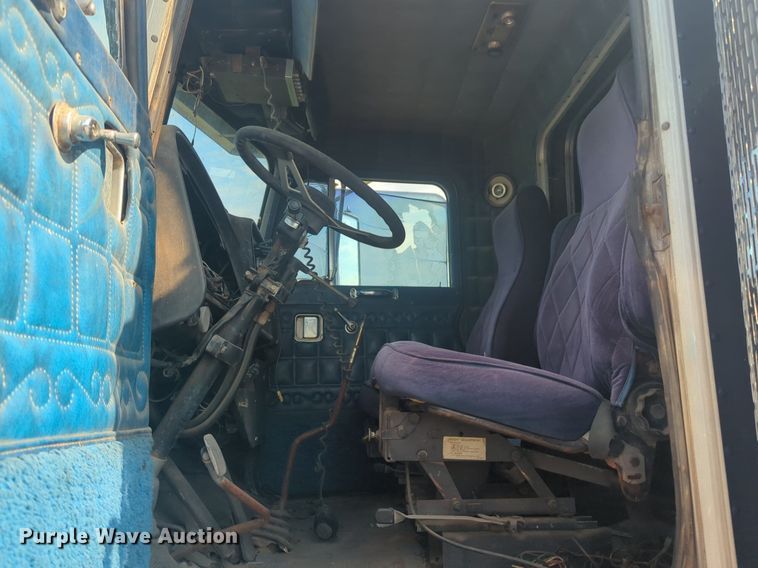 image for item DL1057 1979 Peterbilt 359S27 semi truck