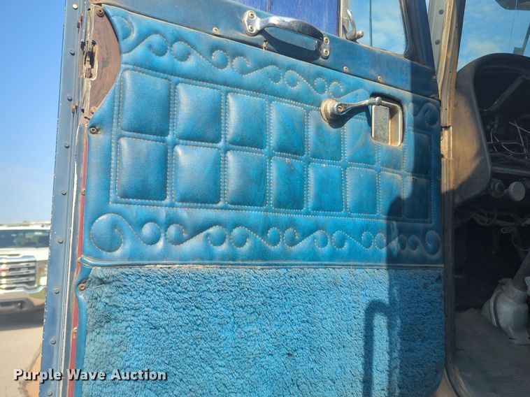 image for item DL1057 1979 Peterbilt 359S27 semi truck