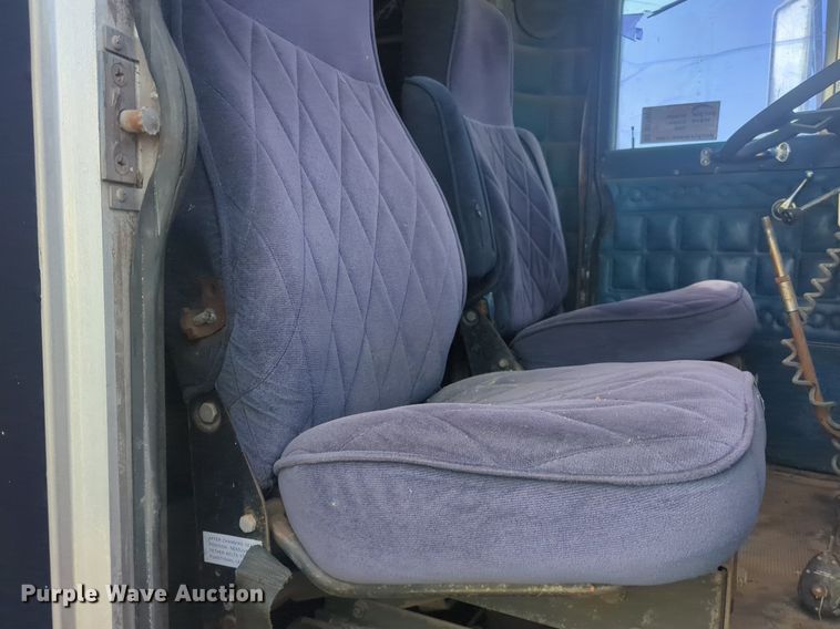 image for item DL1057 1979 Peterbilt 359S27 semi truck