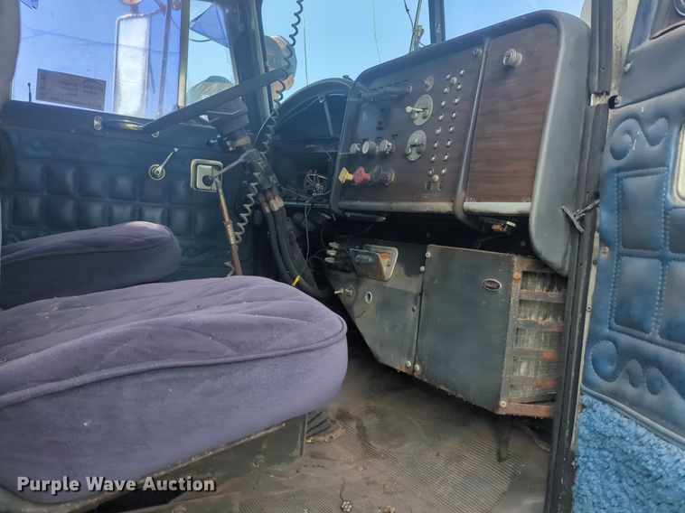 image for item DL1057 1979 Peterbilt 359S27 semi truck