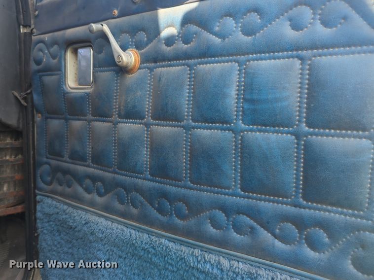 image for item DL1057 1979 Peterbilt 359S27 semi truck