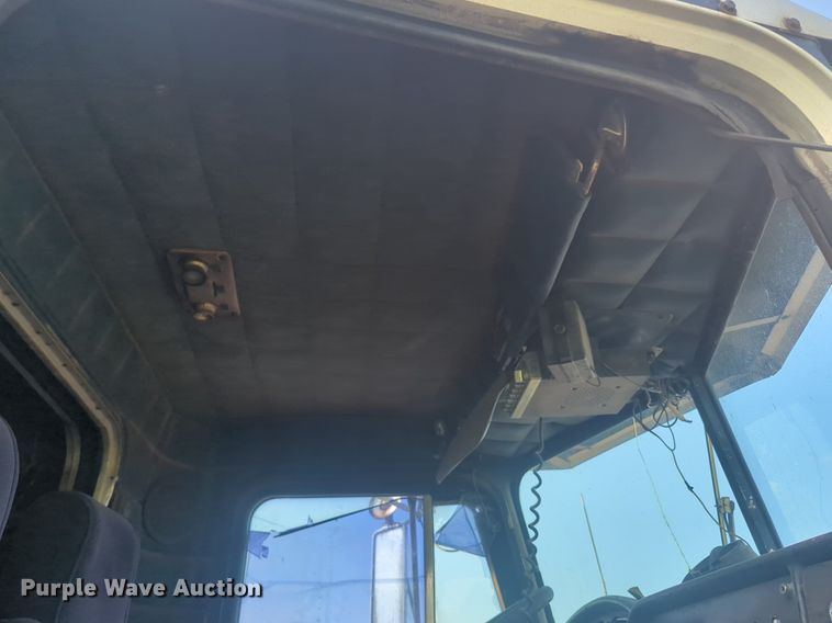 image for item DL1057 1979 Peterbilt 359S27 semi truck