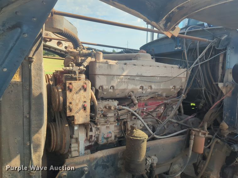 image for item DL1057 1979 Peterbilt 359S27 semi truck