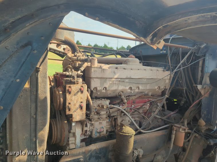 image for item DL1057 1979 Peterbilt 359S27 semi truck