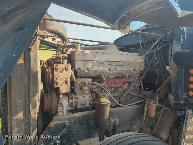 image for item DL1057 1979 Peterbilt 359S27 semi truck