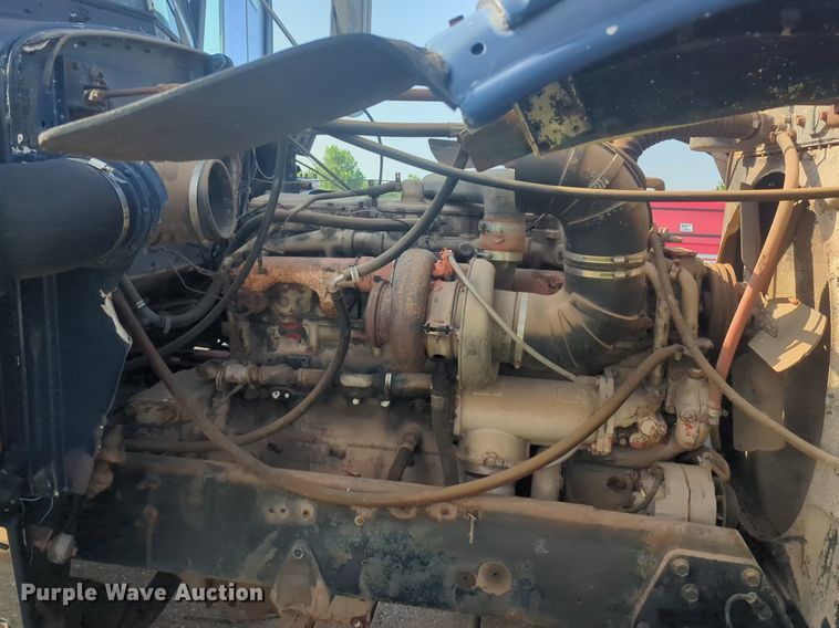 image for item DL1057 1979 Peterbilt 359S27 semi truck