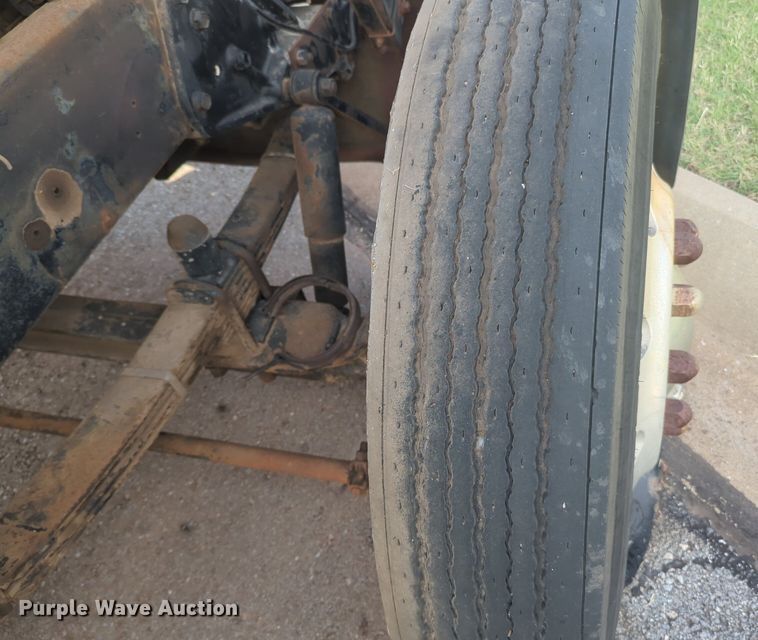 image for item DL1057 1979 Peterbilt 359S27 semi truck