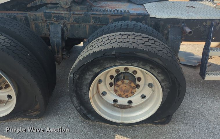 image for item DL1057 1979 Peterbilt 359S27 semi truck