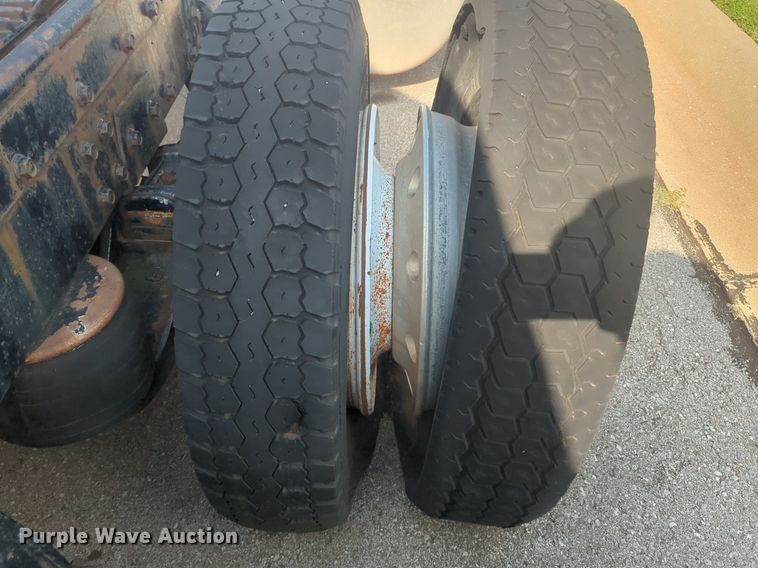 image for item DL1057 1979 Peterbilt 359S27 semi truck