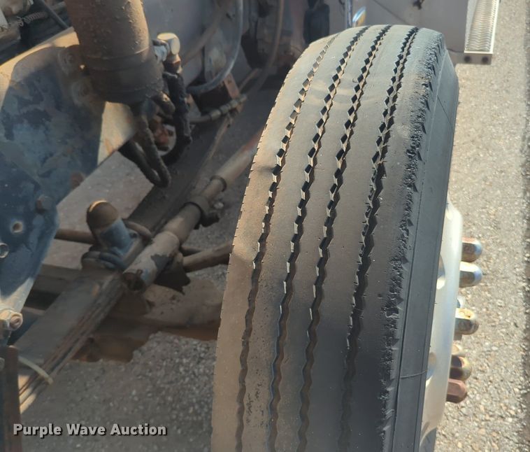 image for item DL1057 1979 Peterbilt 359S27 semi truck