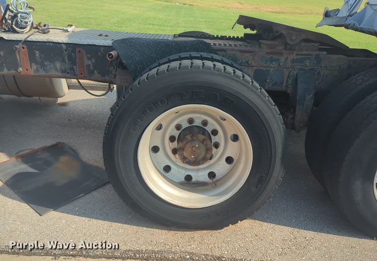 image for item DL1057 1979 Peterbilt 359S27 semi truck