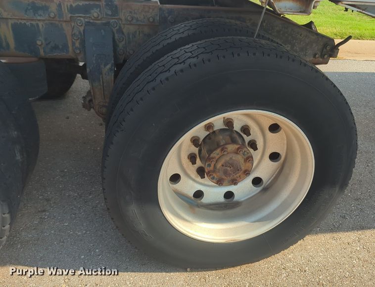 image for item DL1057 1979 Peterbilt 359S27 semi truck