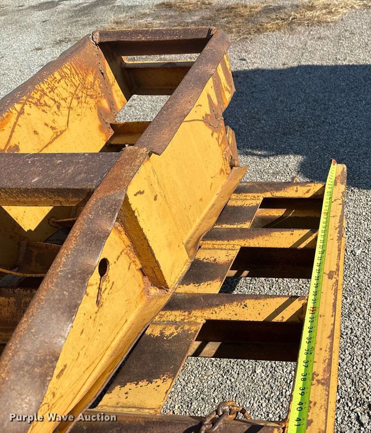 image for item DM5587 2012 Belshe FB30 equipment trailer