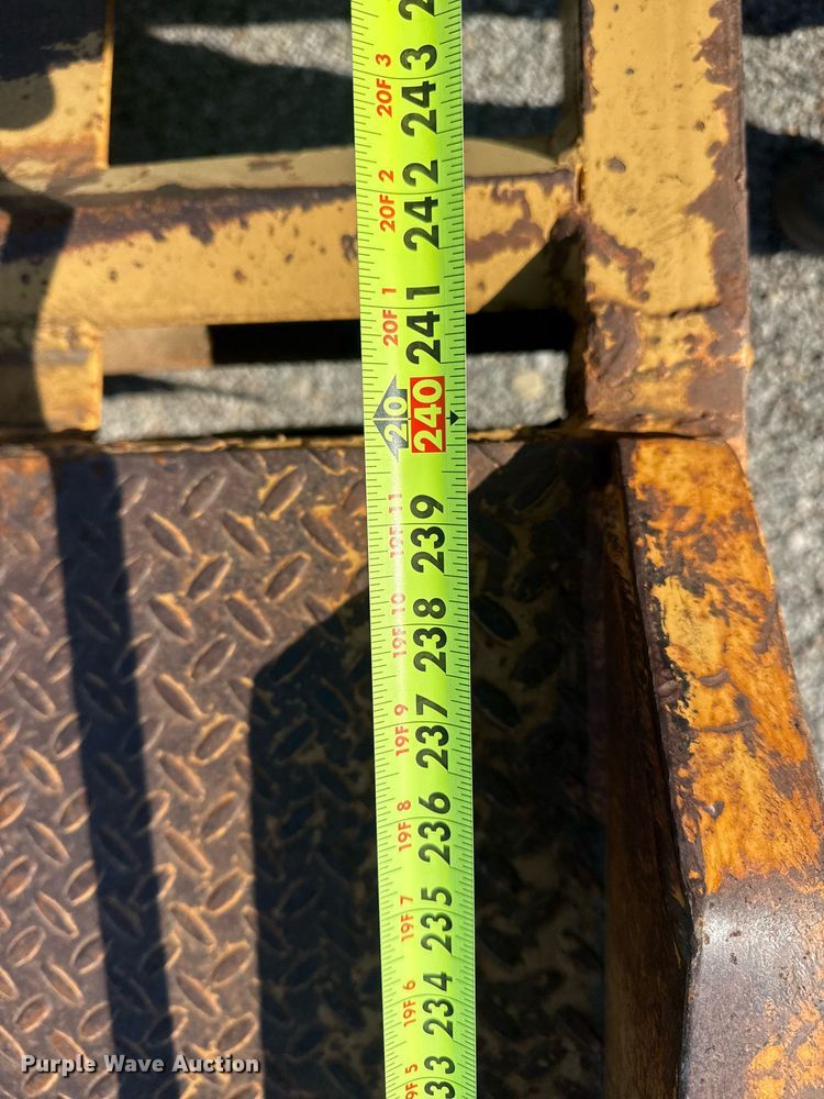 image for item DM5587 2012 Belshe FB30 equipment trailer