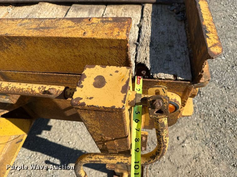 image for item DM5587 2012 Belshe FB30 equipment trailer