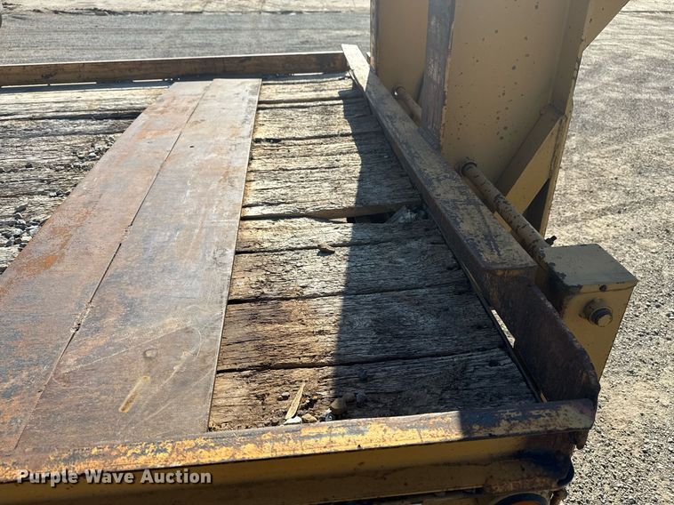 image for item DM5587 2012 Belshe FB30 equipment trailer