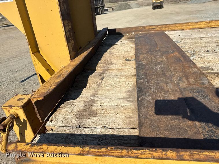 image for item DM5587 2012 Belshe FB30 equipment trailer