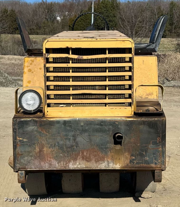 image for item DM5588 1980 Hyster C530A pneumatic roller