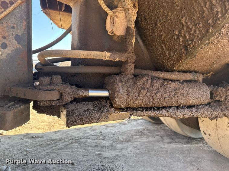 image for item DM5588 1980 Hyster C530A pneumatic roller