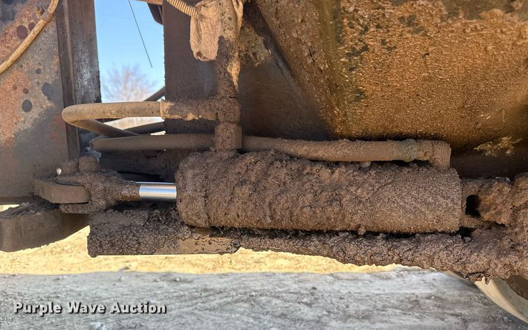 image for item DM5588 1980 Hyster C530A pneumatic roller