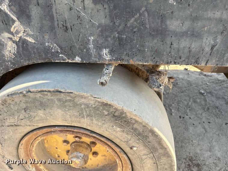 image for item DM5588 1980 Hyster C530A pneumatic roller