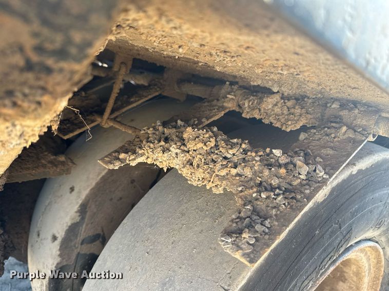 image for item DM5588 1980 Hyster C530A pneumatic roller