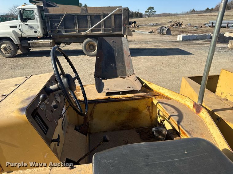 image for item DM5588 1980 Hyster C530A pneumatic roller