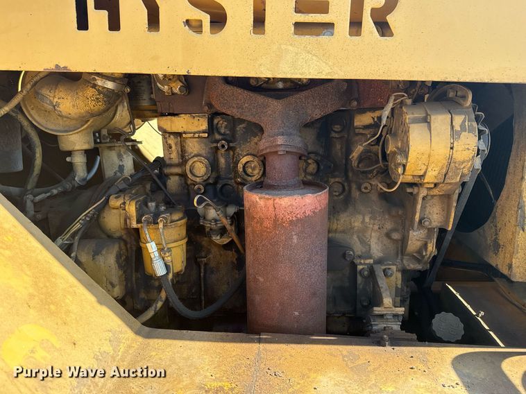 image for item DM5588 1980 Hyster C530A pneumatic roller