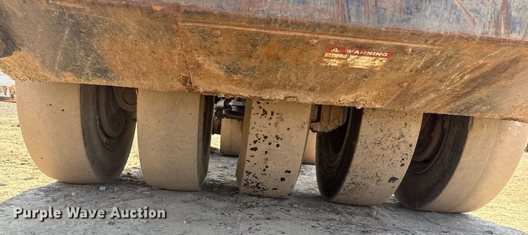 image for item DM5588 1980 Hyster C530A pneumatic roller