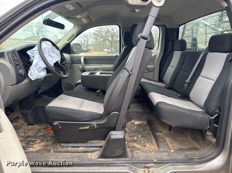image for item DM5602 2008 Chevrolet Silverado 1500 Ext. Cab pickup truck
