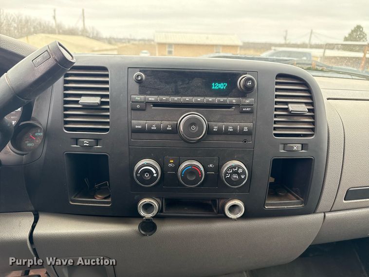 image for item DM5602 2008 Chevrolet Silverado 1500 Ext. Cab pickup truck