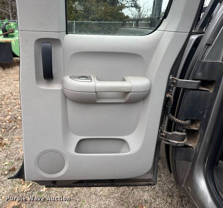 image for item DM5602 2008 Chevrolet Silverado 1500 Ext. Cab pickup truck