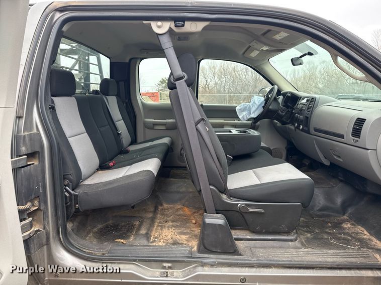 image for item DM5602 2008 Chevrolet Silverado 1500 Ext. Cab pickup truck