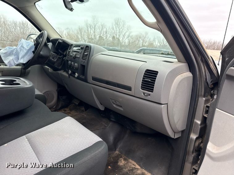 image for item DM5602 2008 Chevrolet Silverado 1500 Ext. Cab pickup truck