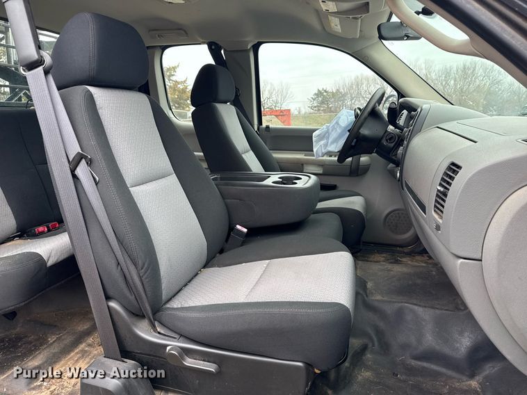 image for item DM5602 2008 Chevrolet Silverado 1500 Ext. Cab pickup truck