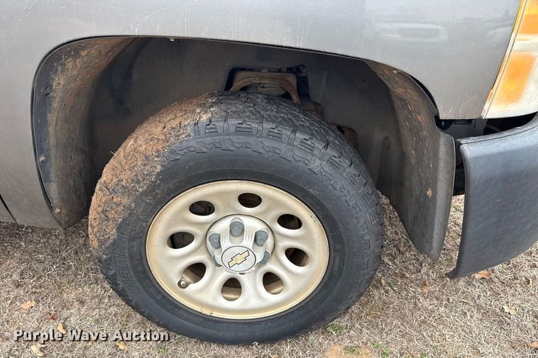 image for item DM5602 2008 Chevrolet Silverado 1500 Ext. Cab pickup truck
