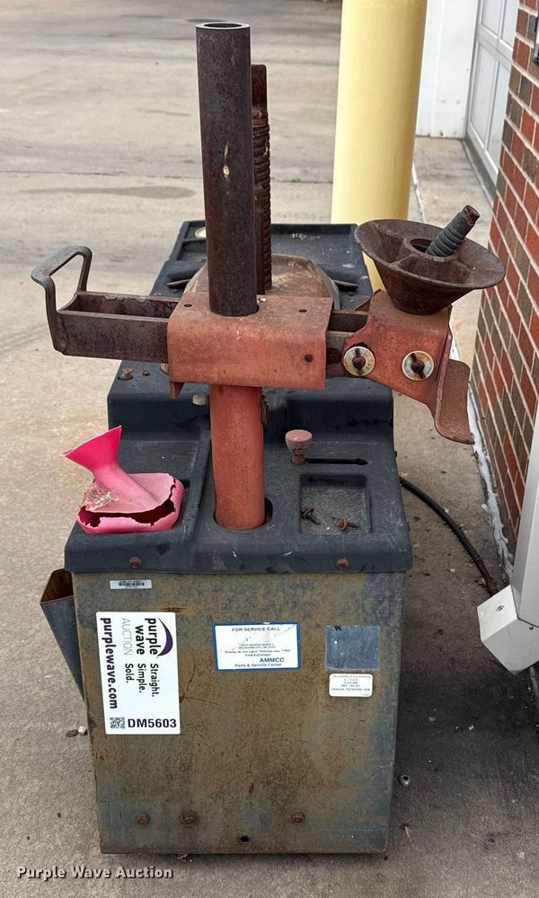 image for item DM5603 Coats 4050A center post tire machine