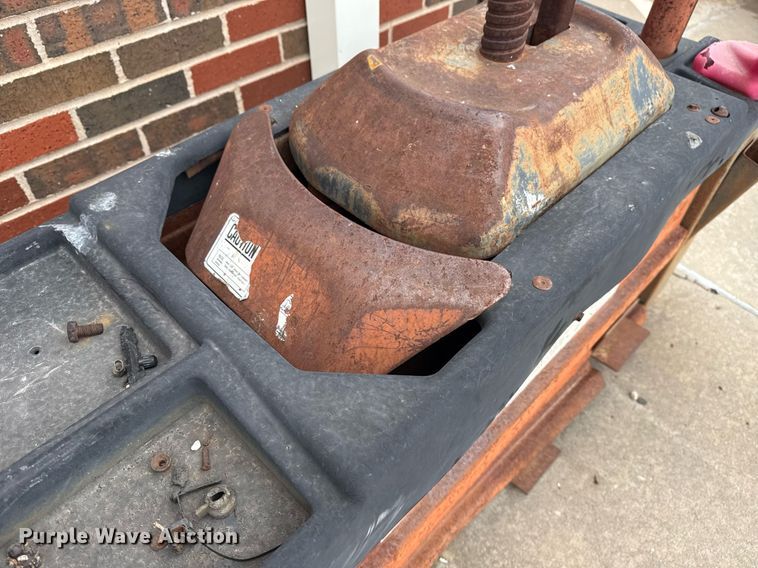 image for item DM5603 Coats 4050A center post tire machine