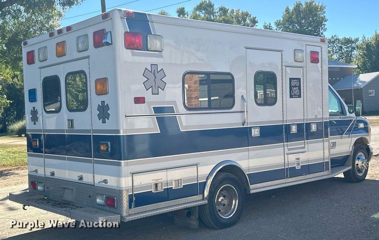 image for item DN0800 1998 Ford E450 ambulance