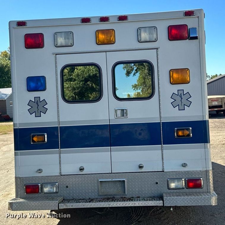 image for item DN0800 1998 Ford E450 ambulance