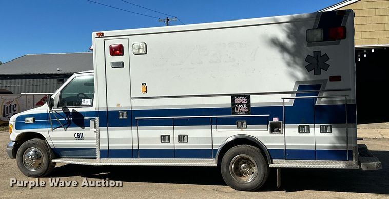 image for item DN0800 1998 Ford E450 ambulance