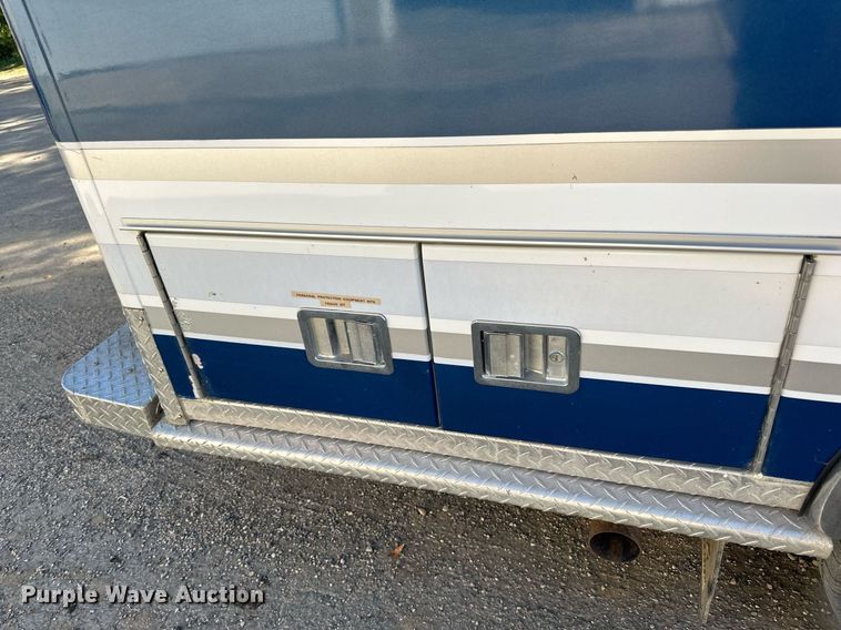 image for item DN0800 1998 Ford E450 ambulance