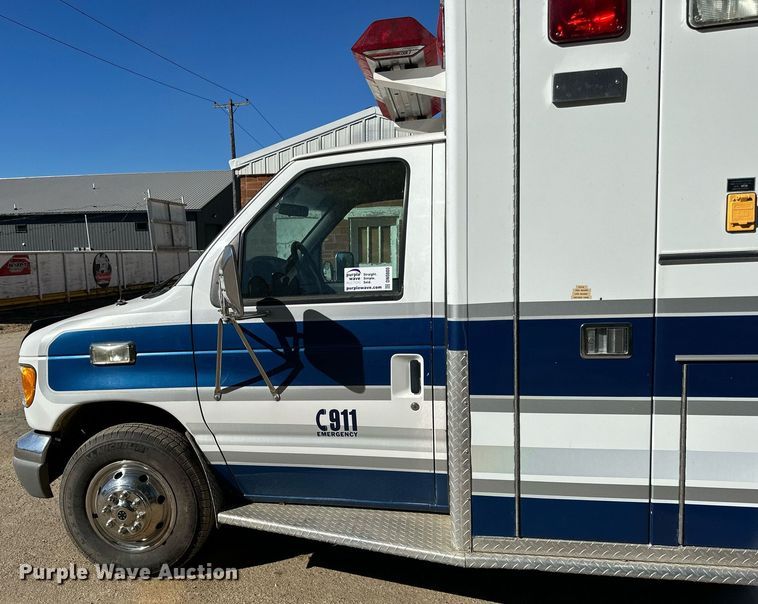 image for item DN0800 1998 Ford E450 ambulance