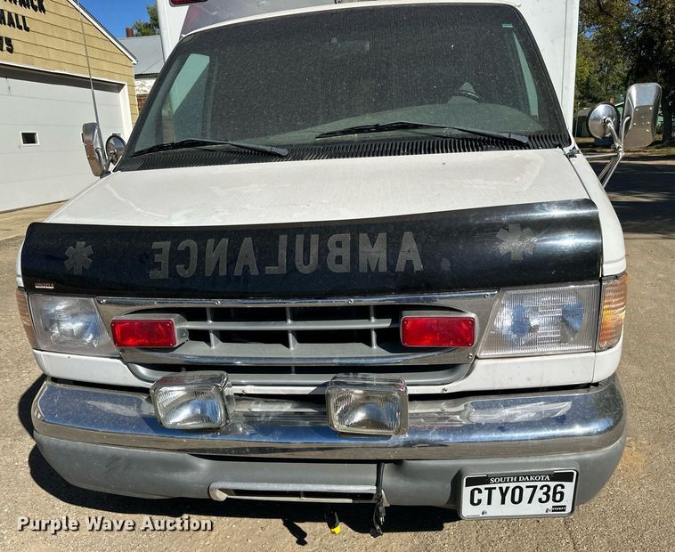 image for item DN0800 1998 Ford E450 ambulance