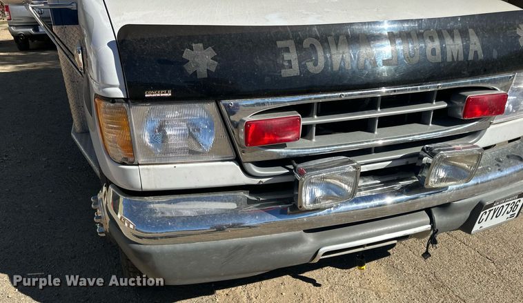 image for item DN0800 1998 Ford E450 ambulance