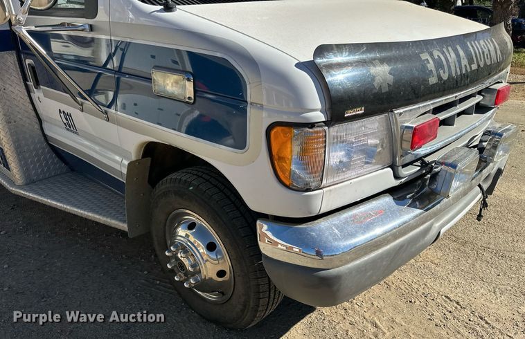 image for item DN0800 1998 Ford E450 ambulance