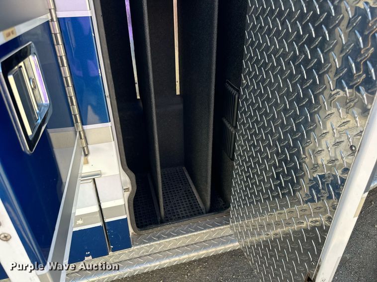 image for item DN0800 1998 Ford E450 ambulance