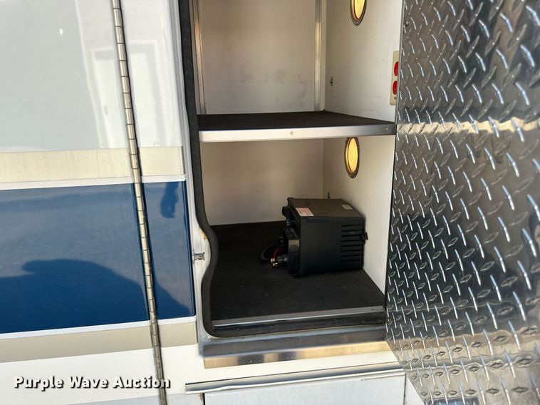 image for item DN0800 1998 Ford E450 ambulance